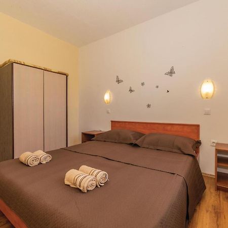Pet Friendly Apartment In Biograd With Kitchen Biograd Na Moru Dış mekan fotoğraf