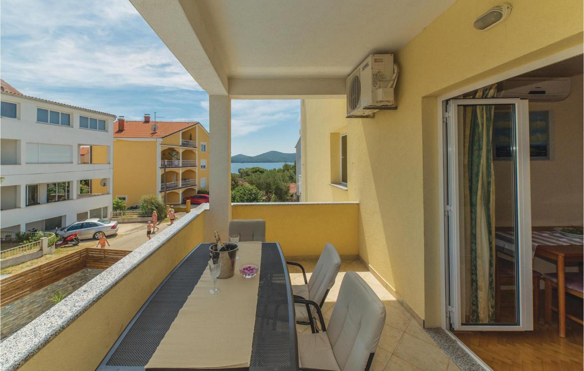 Pet Friendly Apartment In Biograd With Kitchen Biograd Na Moru Dış mekan fotoğraf